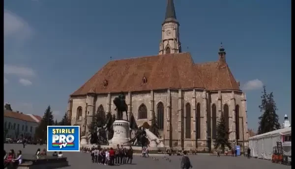 Liber la lectura. Cel mai mare targ de carte isi asteapta vizitatorii in Piata Unirii din Cluj