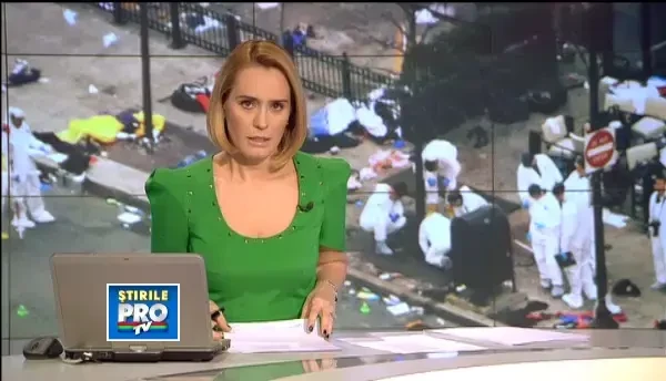 FOTO. Atentatele de la Boston. Ce surprinde aceasta fotografie, cu putin timp inainte de explozie