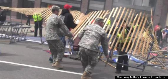 Au venit la maratonul din Boston in memoria colegilor de razboi.Ce au facut 15 soldati dupa explozii