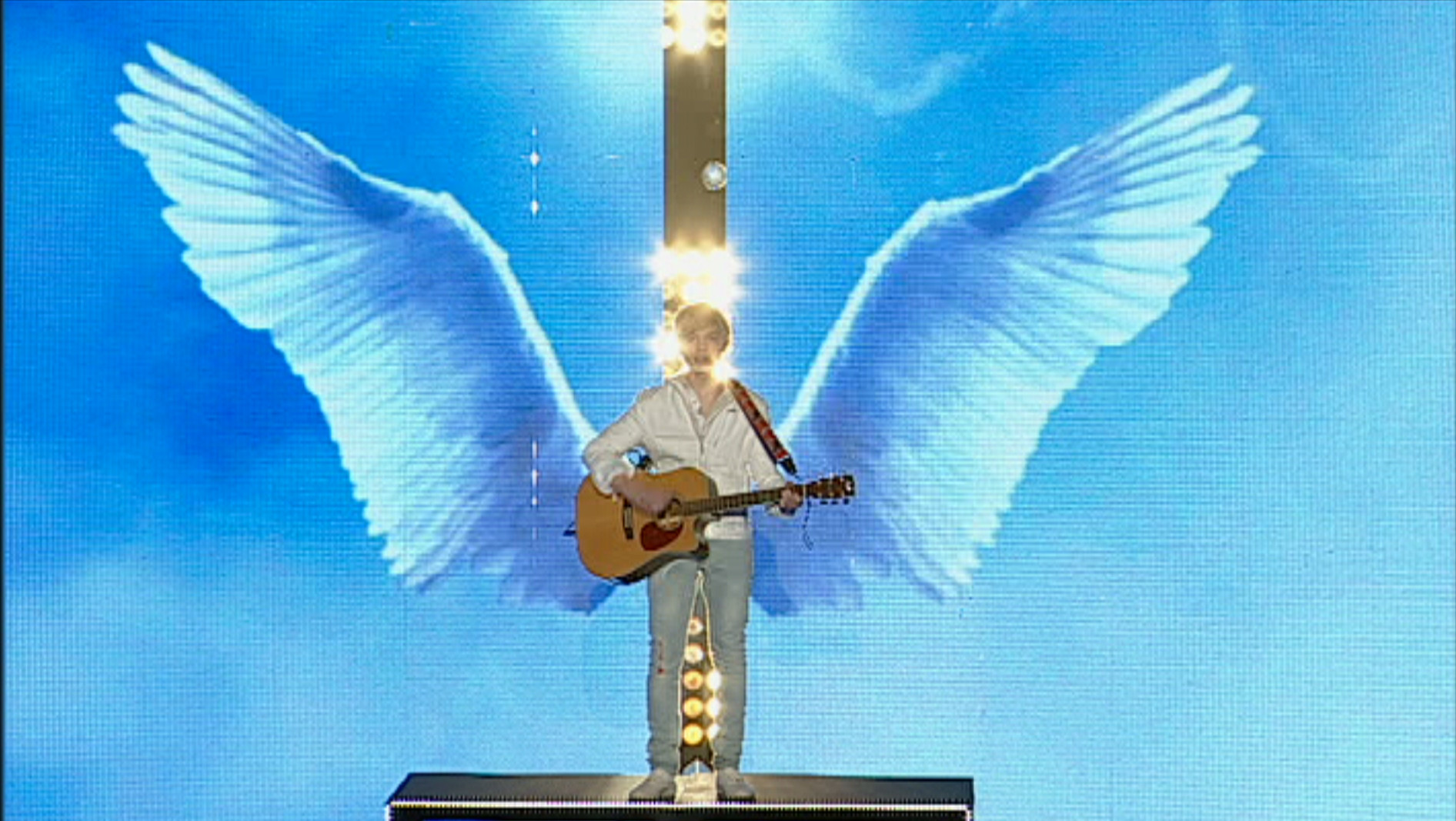 ROMANII AU TALENT, a treia semifinala. Adrian Aron a cantat pe scena alaturi de tatal sau