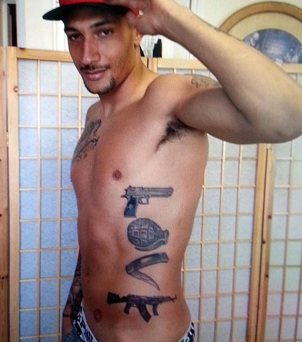 Cum s-a gandit un fotbalist sa-si tatueze "LOVE" pe corp. Fanii l-au facut praf pe Twitter