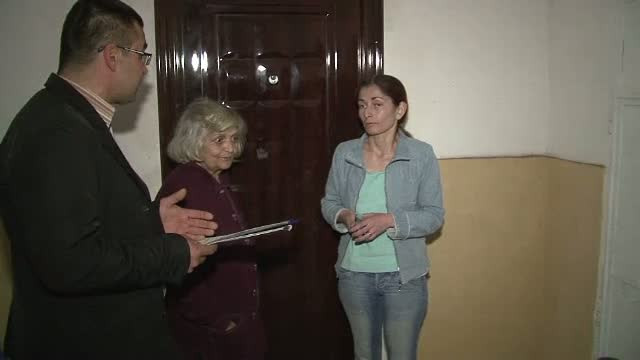 O familie din Targoviste a ajuns pentru a doua oara in strada, din cauza datoriilor la intretinere