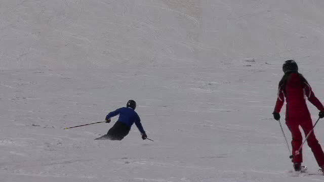 Turistii veniti la munte au profitat din plin de vremea buna. In ce conditii sunt partiile