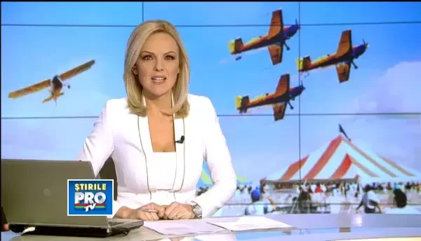 Pilotii de la Aeroclubul Romaniei au impresionat pe toata lumea la primul miting aviatic din 2013