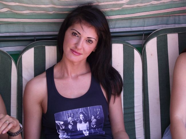 Cum arata sora lui Victor Slav, Catalina. Este la fel de frumoasa ca el. FOTO