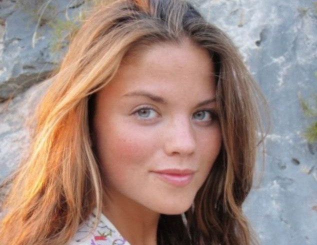 Aproape toate femeile fac asta la un moment dat, dar pe ea a ucis-o. Ce a comandat de pe internet