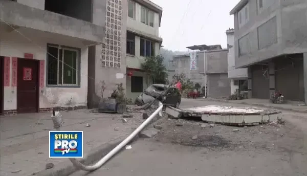 Bilantul oficial al cutremurului din China: 188 de morti, 25 disparuti si aproape 11.500 de raniti