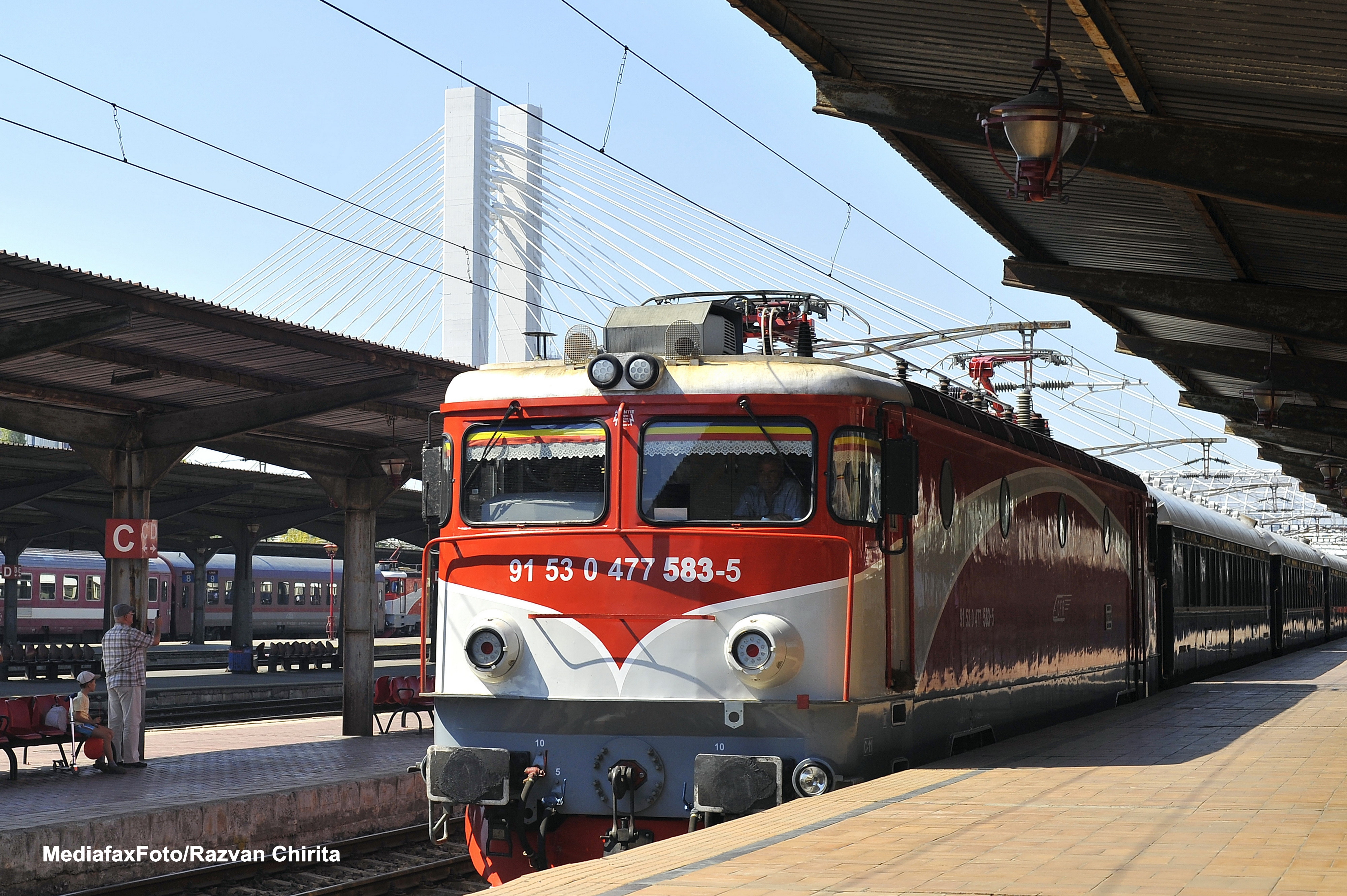 Momente de spaima pentru o mama si copiii ei care calatoreau cu trenul. Ce s-a intamplat