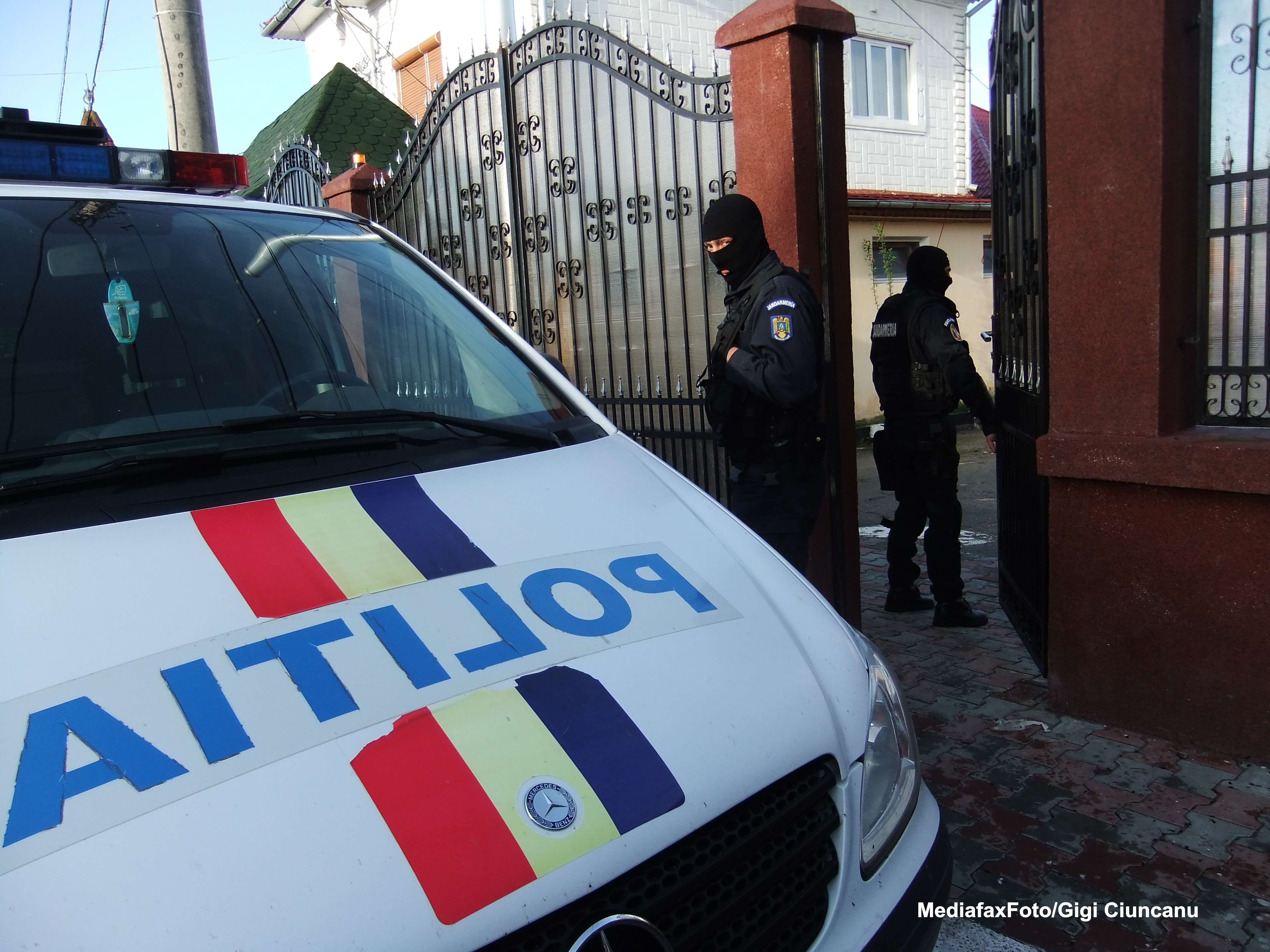 Perchezitii la Primaria Ramnicu Valcea si la locuinta primarului Francu, suspectat de luare de mita