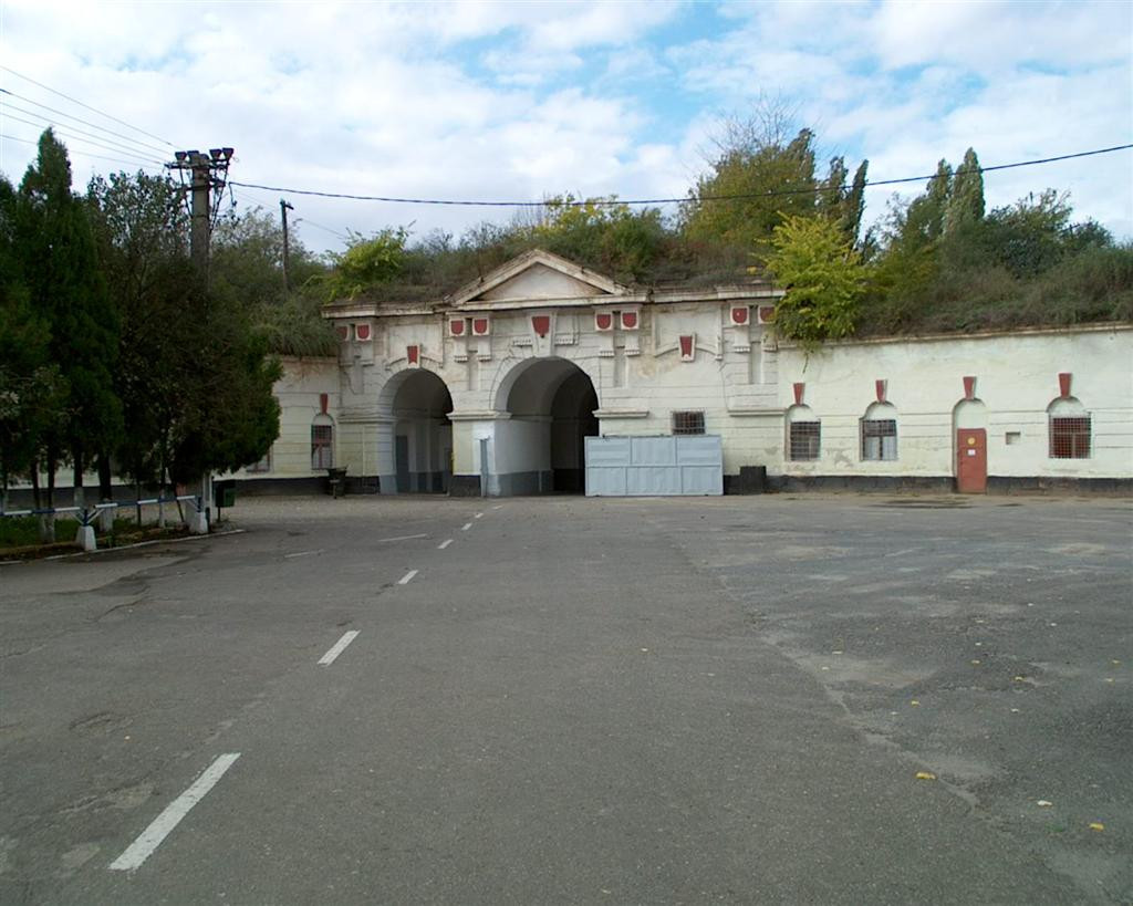 Primaria Arad baga 17 milioane lei in fosta unitate militara Gai pentru a obtine Cetatea de la MApN