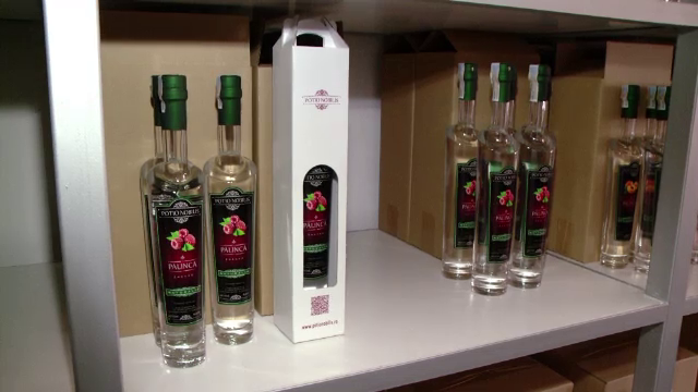 Palinca romaneasca, premiata in Europa: ce contine taria care se vinde cu 200 de euro litrul