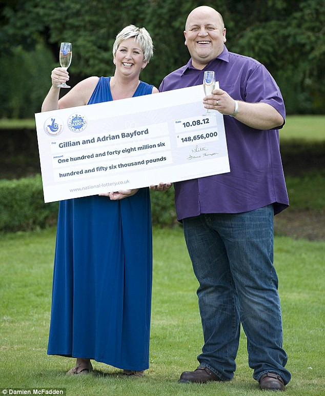 Au castigat o suma uriasa la loterie. Cu ce se confrunta, in fiecare zi, cei doi norocosi