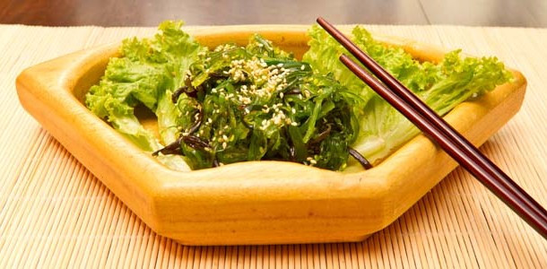 Vreti o inima sanatoasa? Includeti in dieta algele. Care sunt combinatiile perfecte pentru salata