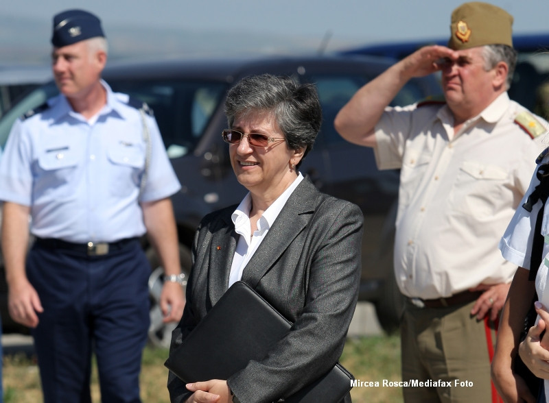Zece generali si colonei, urmariti penal in dosarul privind cumpararea unor locuinte de la MApN