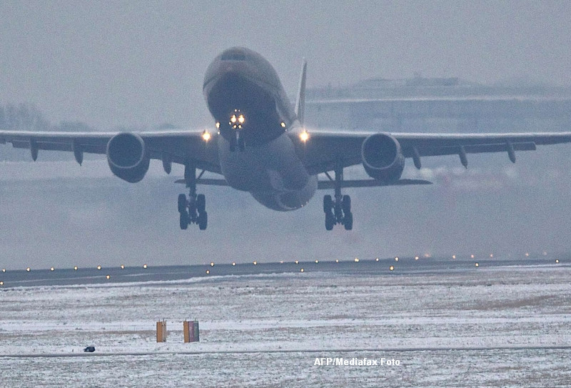 Un barbat a cazut dintr-un avion, pe o strada din Londra