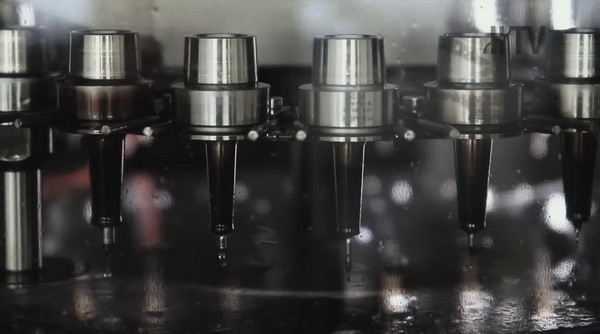 Obiectul “neidentificat” care a innebunit Planeta. Doar 50 de bucati sunt de vanzare. VIDEO