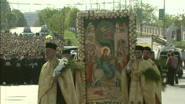 Mii de credinciosi si sute de preoti au participat la pelerinajul de Florii din Bucuresti