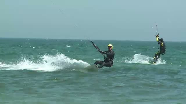 Radu Mazare a inspectat statiunea Mamaia."E mai cald in Madagascar, dar aici sunt fete mai frumoase"