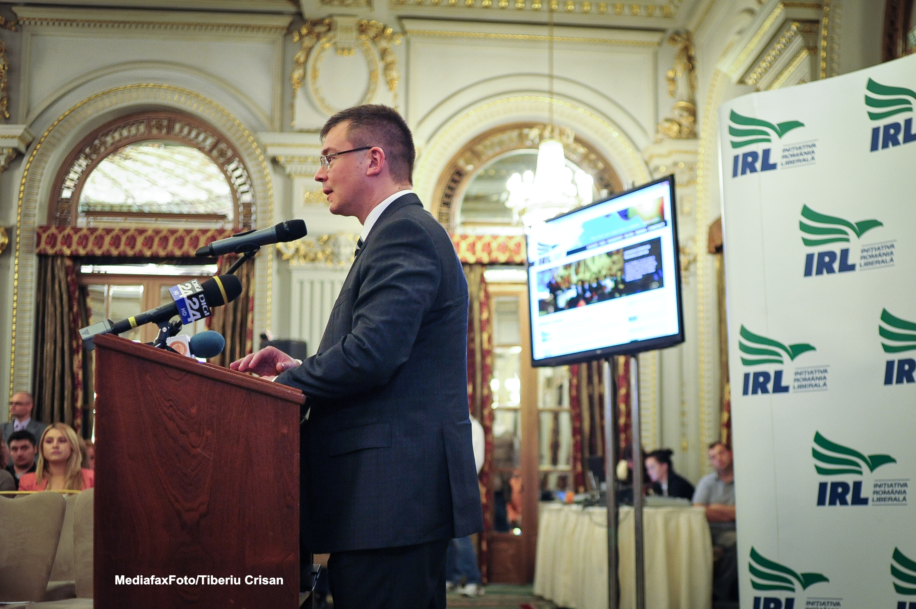 Ungureanu vrea liste comune ale dreptei la europarlamentare, candidat unic la Presedintie si partid