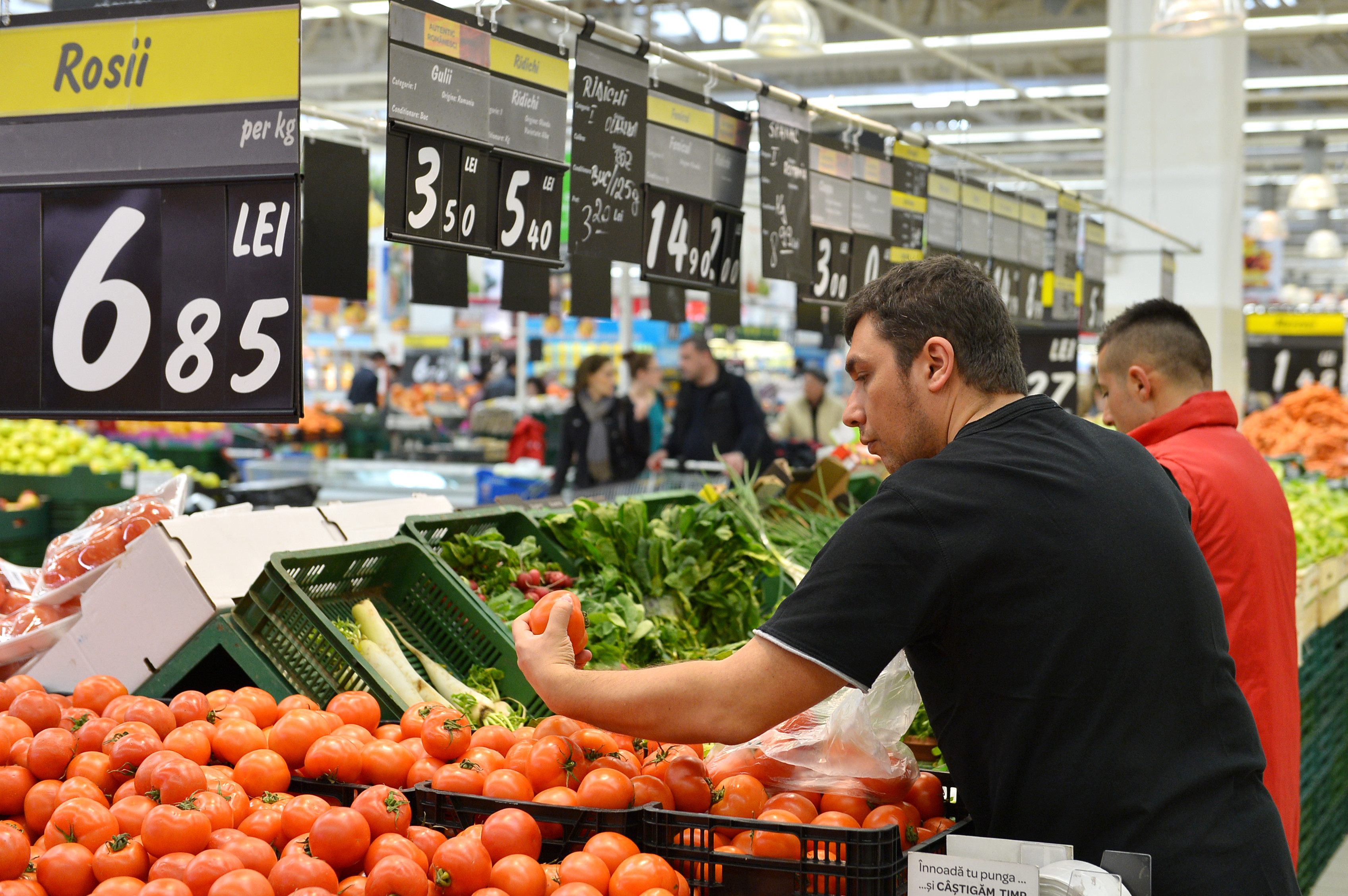 Industria din farfurie, partea I. Brandurile romanesti, fantome pe etichetele produselor lactate