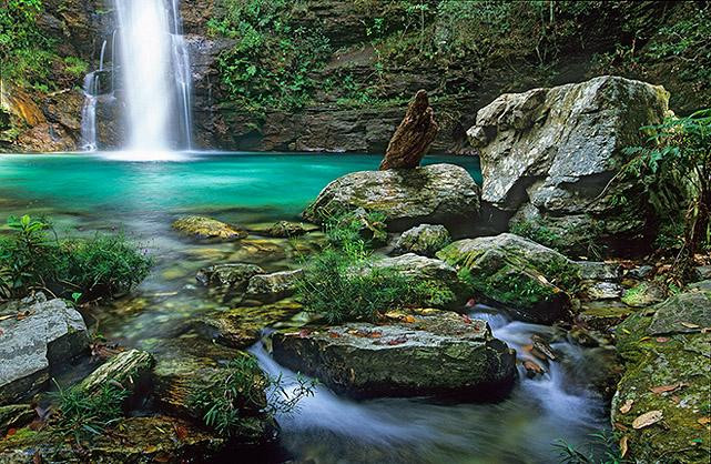 Tara cu boom economic. Somajul e la minim istoric, iar Europa isi impinge tinerii la joburi acolo