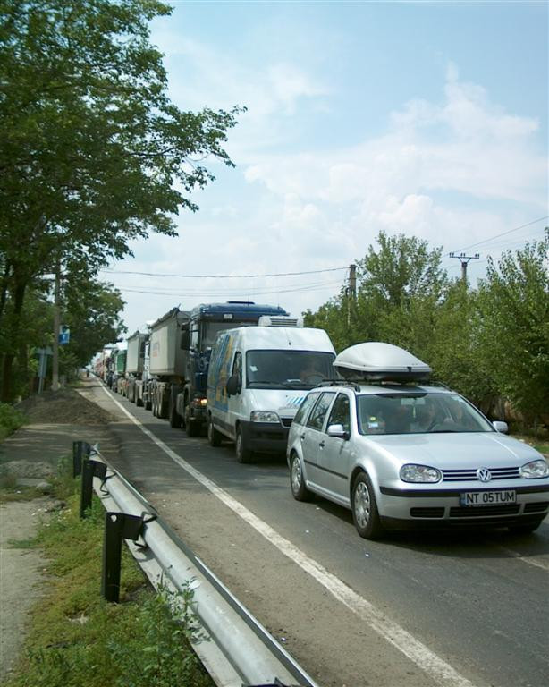 Transporturile de marfuri, interzise pe DN7 de 1 Mai si de Pasti. Soseaua, libera pentru turisti