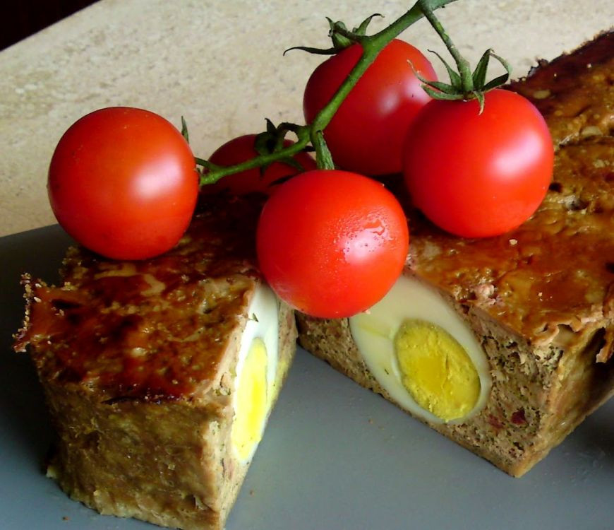 Avertismentele APC in legatura cu masa de Paste. Ce ascund cozonacii, vopselele de oua si drobul din hipermarket-uri