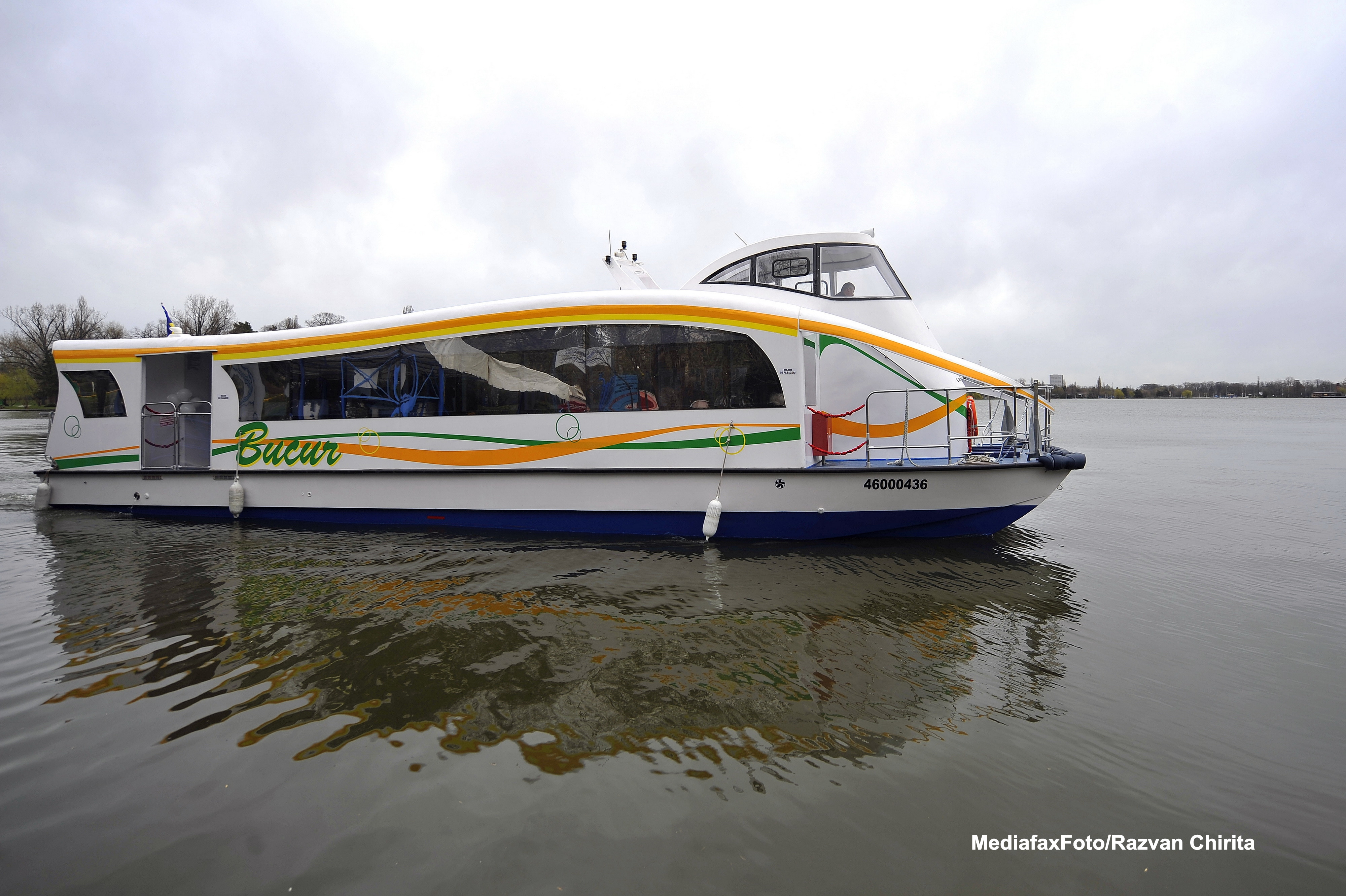 Plimbari gratuite cu vaporasul, de 1 mai, in parcul Herastrau din Bucuresti