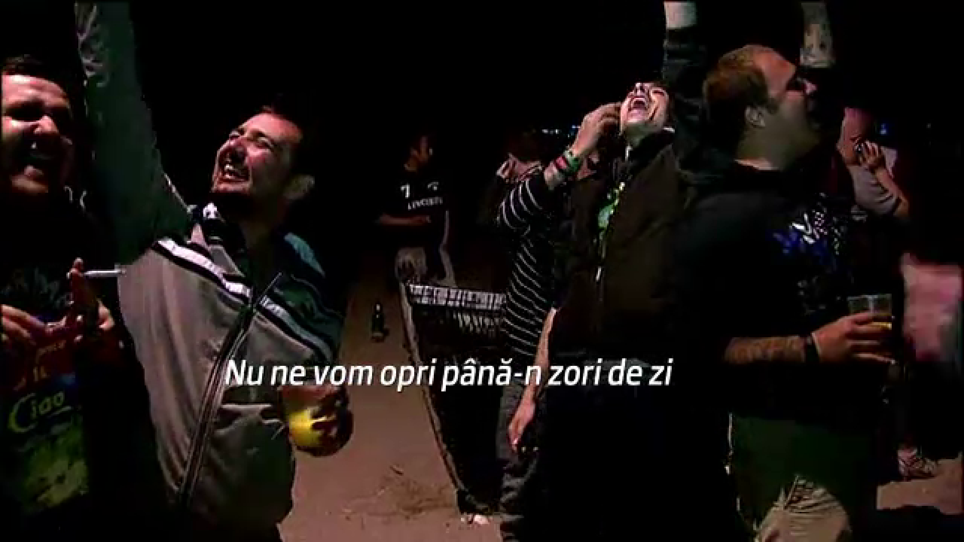 1 Mai la Vama Veche se sarbatoreste prin "munca" cu halbele de bere. "Nu ne vom opri pana-n zori"