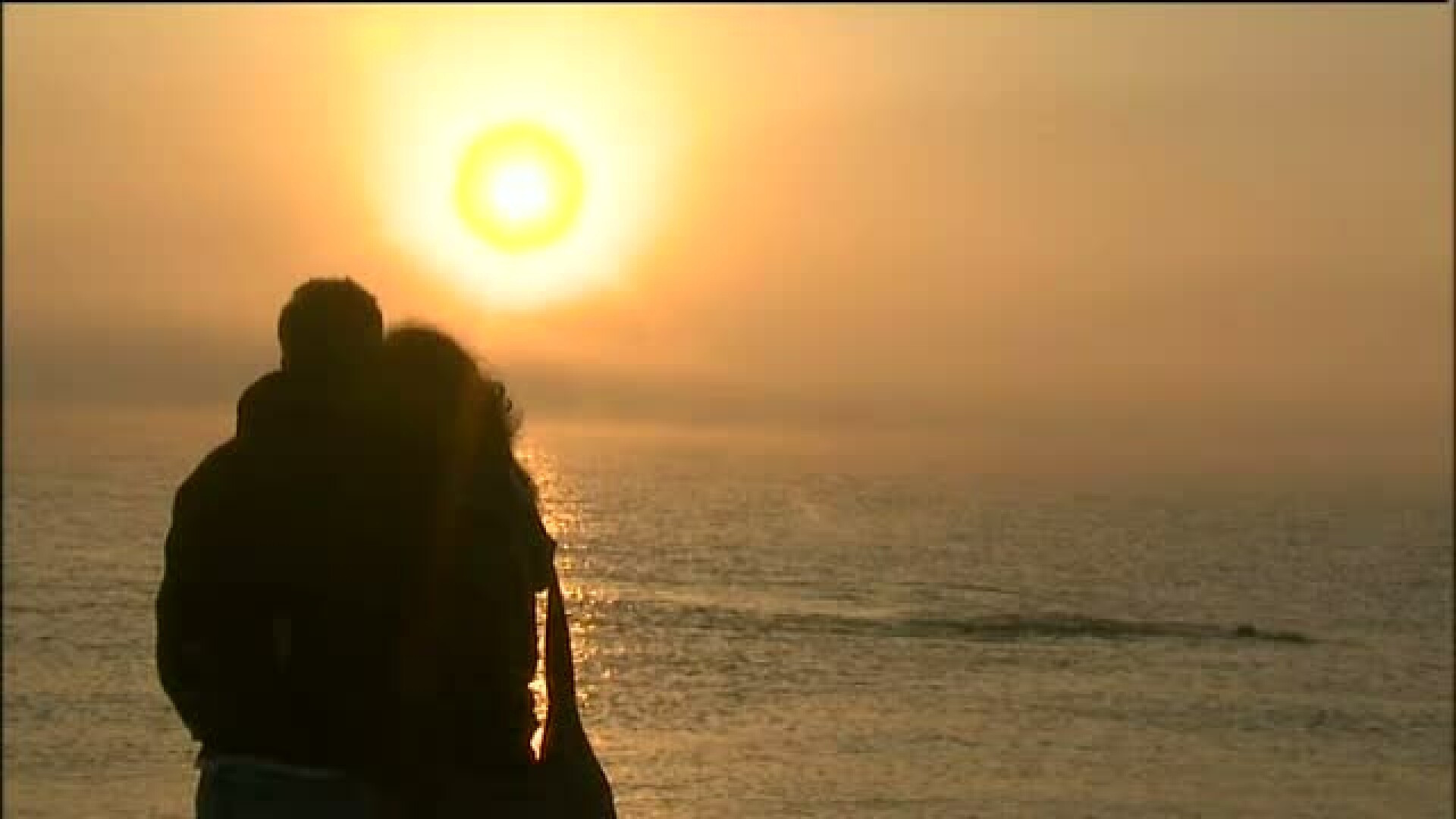 Sutienul si slipul au fost optionale. Cum s-au distrat romanii care au ales Vama Veche de 1 Mai