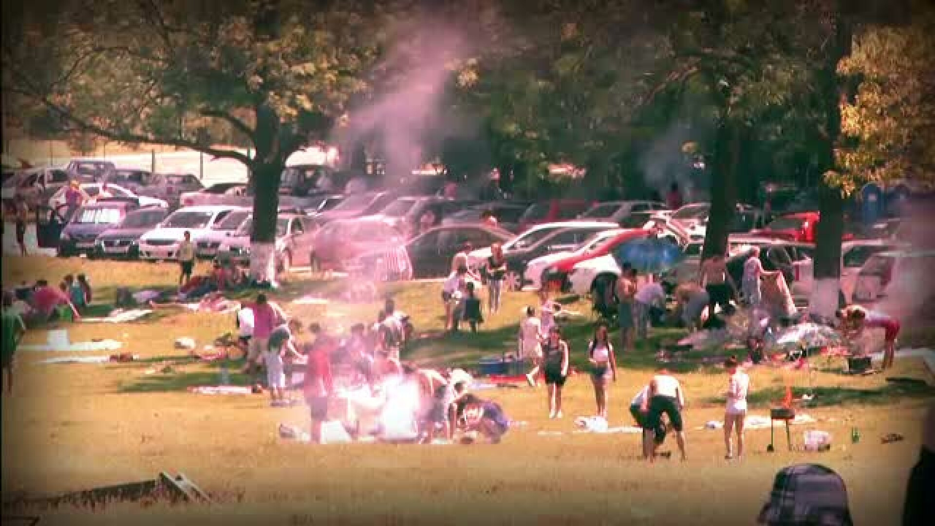 De 1 Mai, Romania a fost "pe jar". La marginea oraselor si in poienite s-au ridicat fuioare de fum