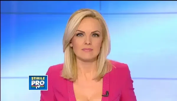 Aparitie uluitoare pe un drum din Romania. Un sofer a dat peste o pasare nemaivazuta in tara noastra