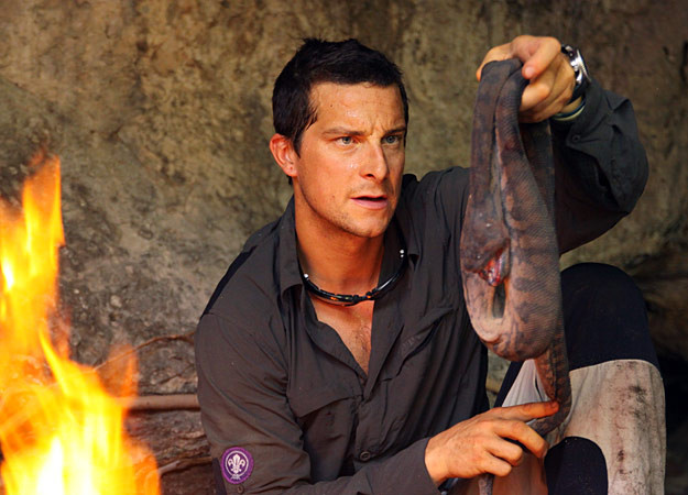 Bear Grylls despre 3 MITURI comune care iti pun viata in pericol