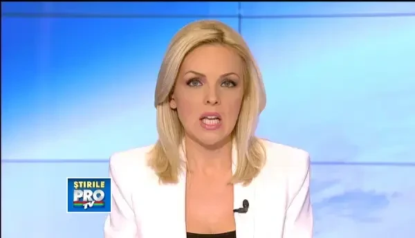 Eleva incendiata de iubitul ei a fost inmormantata. Mesajul primit de tatal victimei de la criminal