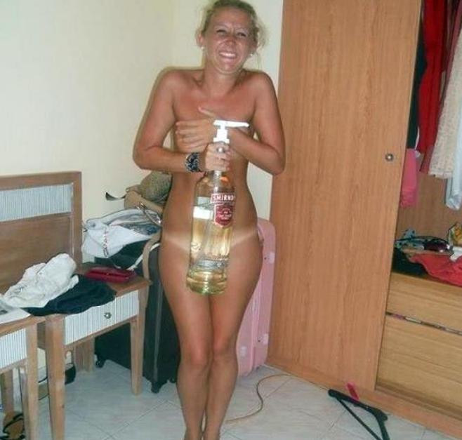 Galerie FOTO. Contul de Twitter care ii face de ras pe tinerii care intrec masura la bautura