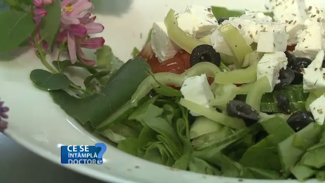 Alegeti o dieta sanatoasa primavara: puteti face o salata care sa contina si anumite tipuri de flori