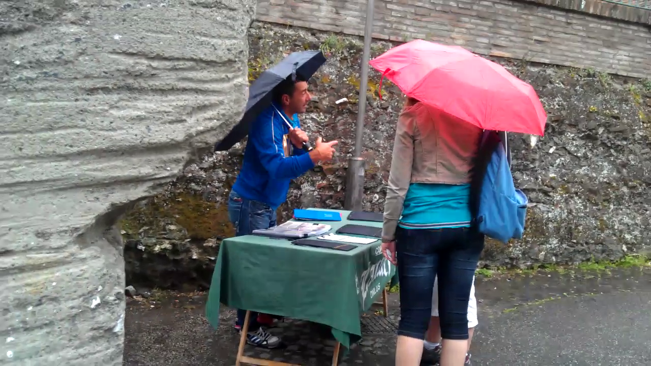 "Fundatia Lautari" sau cum mai incearca tiganii romani sa stranga bani in Saptamana Mare la Roma