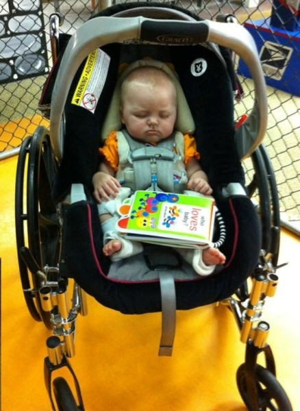 Copilul devenit vedeta pe internet peste noapte. Cum a fost fotografiat in parcul de distractii