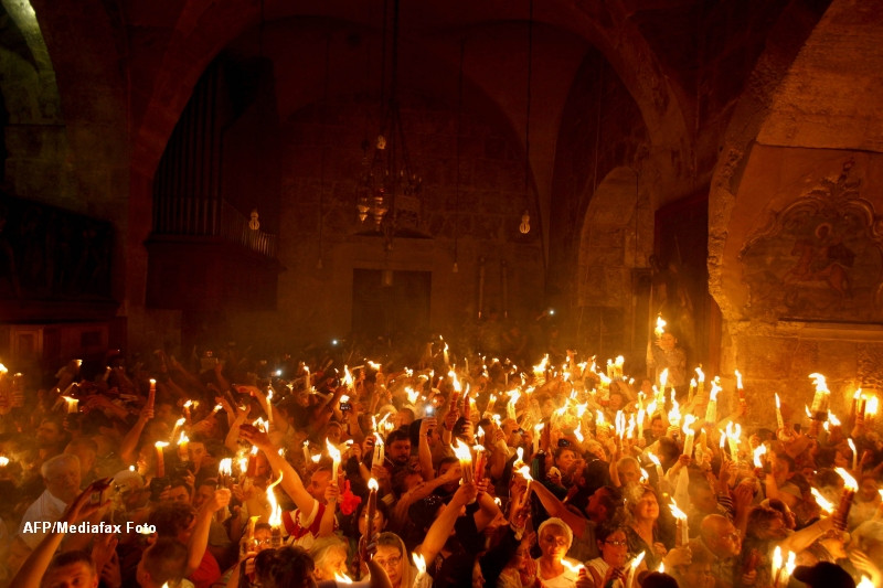 Cum a ajuns Lumina Sfanta de la Ierusalim la Bucuresti. Secretele din spatele acestui ritual