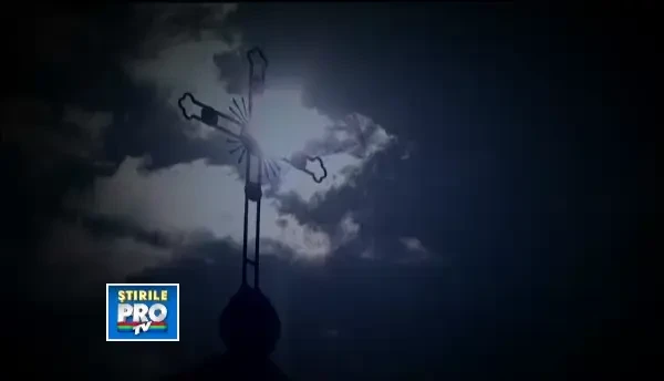 Imagini cu aprinderea Luminii Sfinte de la Ierusalim, ritualul respectat de aproape 2000 de ani