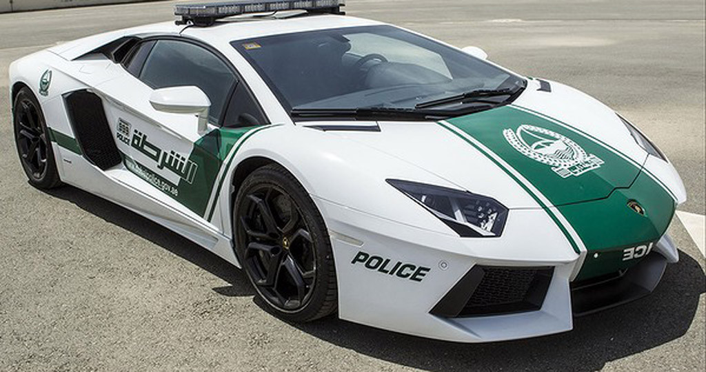 Lamborghini si Ferrari nu mai sunt de ajuns! Uite ce supermasina va mai folosi politia din Dubai!