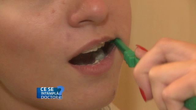 Care este tehnica de periaj corecta. De ce este recomandata o periuta de dinti electrica