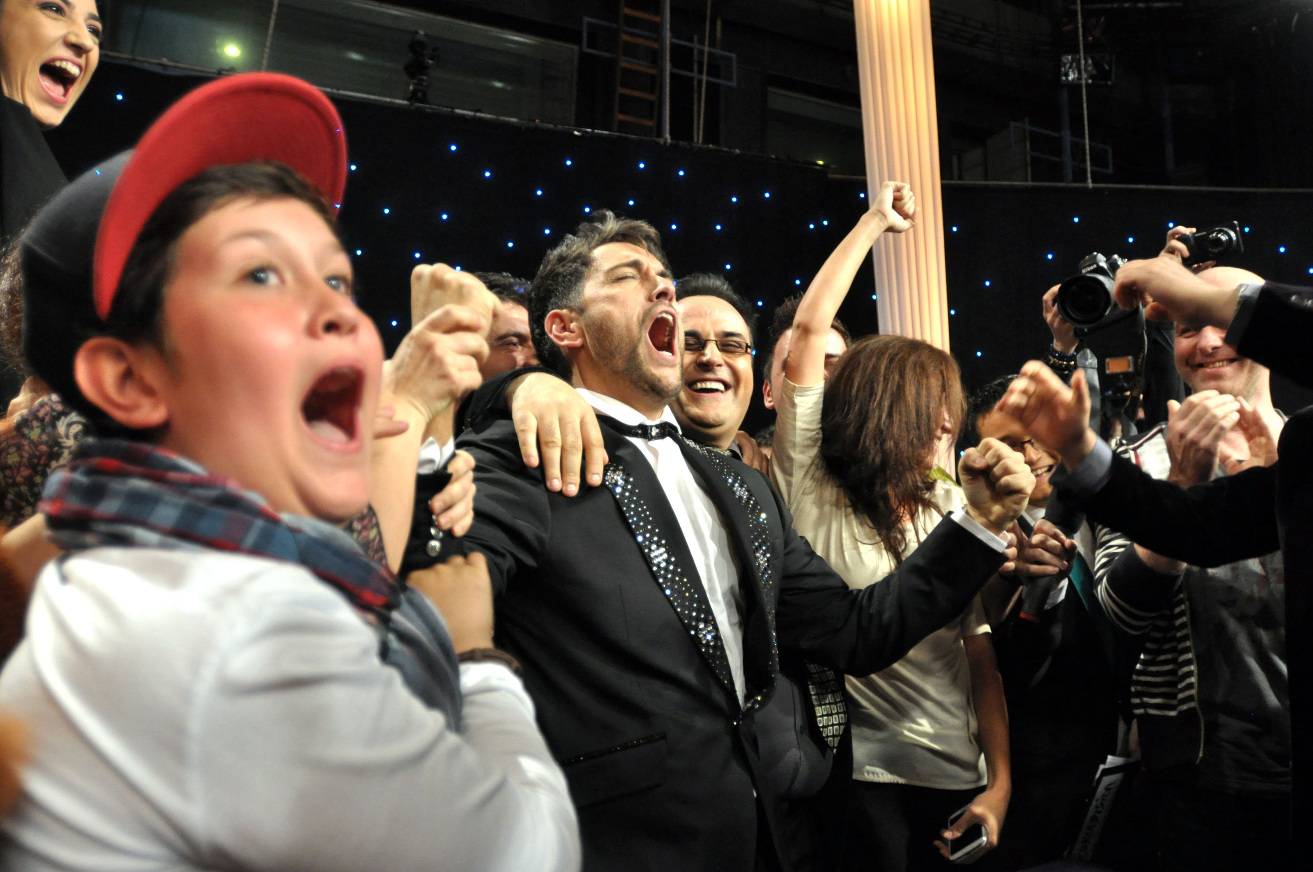 EUROVISION 2013. Cezar Ouatu,inainte de plecare:Piesa e despre viata mea.Voi fi un adversar de temut