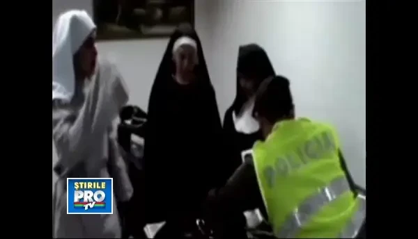 Vamesii au oprit trei calugarite, pentru un control de rutina. Ce ascundeau acestea sub haine