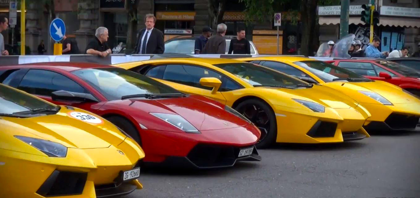 350 de Lamborghini s-au strans pentru aniversarea de 50 de ani! Grila de start are 190.000 de cai putere! VIDEO EPIC!