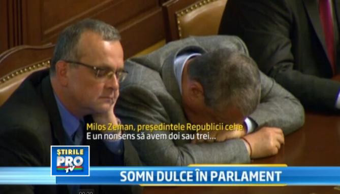 Ministrul de externe din Cehia a adormit in timpul primului discurs al presedintelui in plen. VIDEO