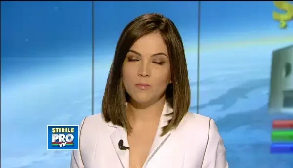 Politist atacat cu toporul