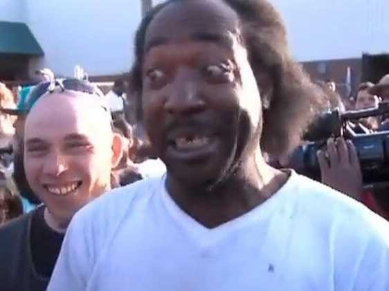 McDonald's il va rasplati pe Charles Ramsey, devenit erou pe internet dupa rapirile din Cleveland.