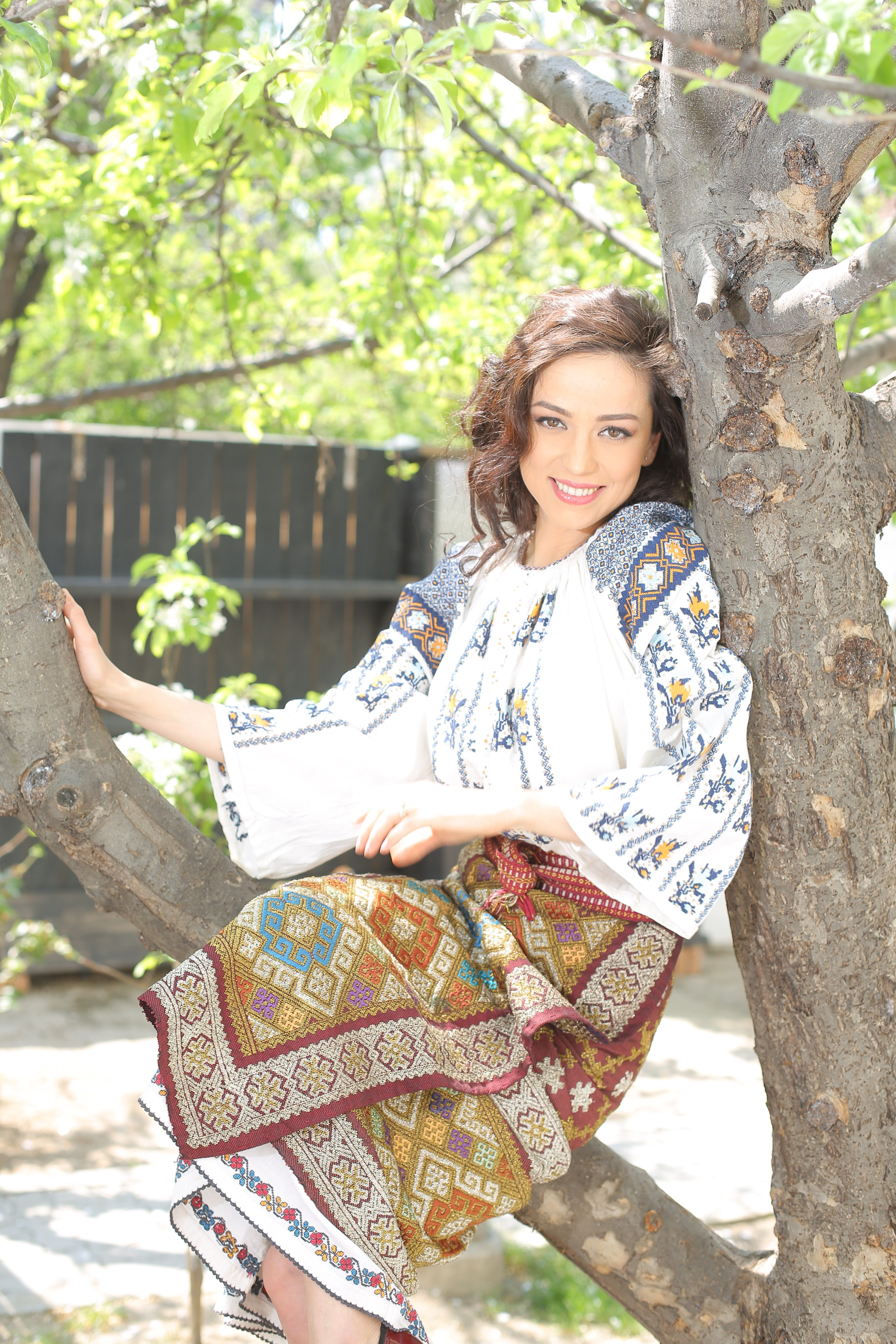 "E prima data cand imbrac ia". Olivia Steer spune povestea iei mostenite de la bunica ei