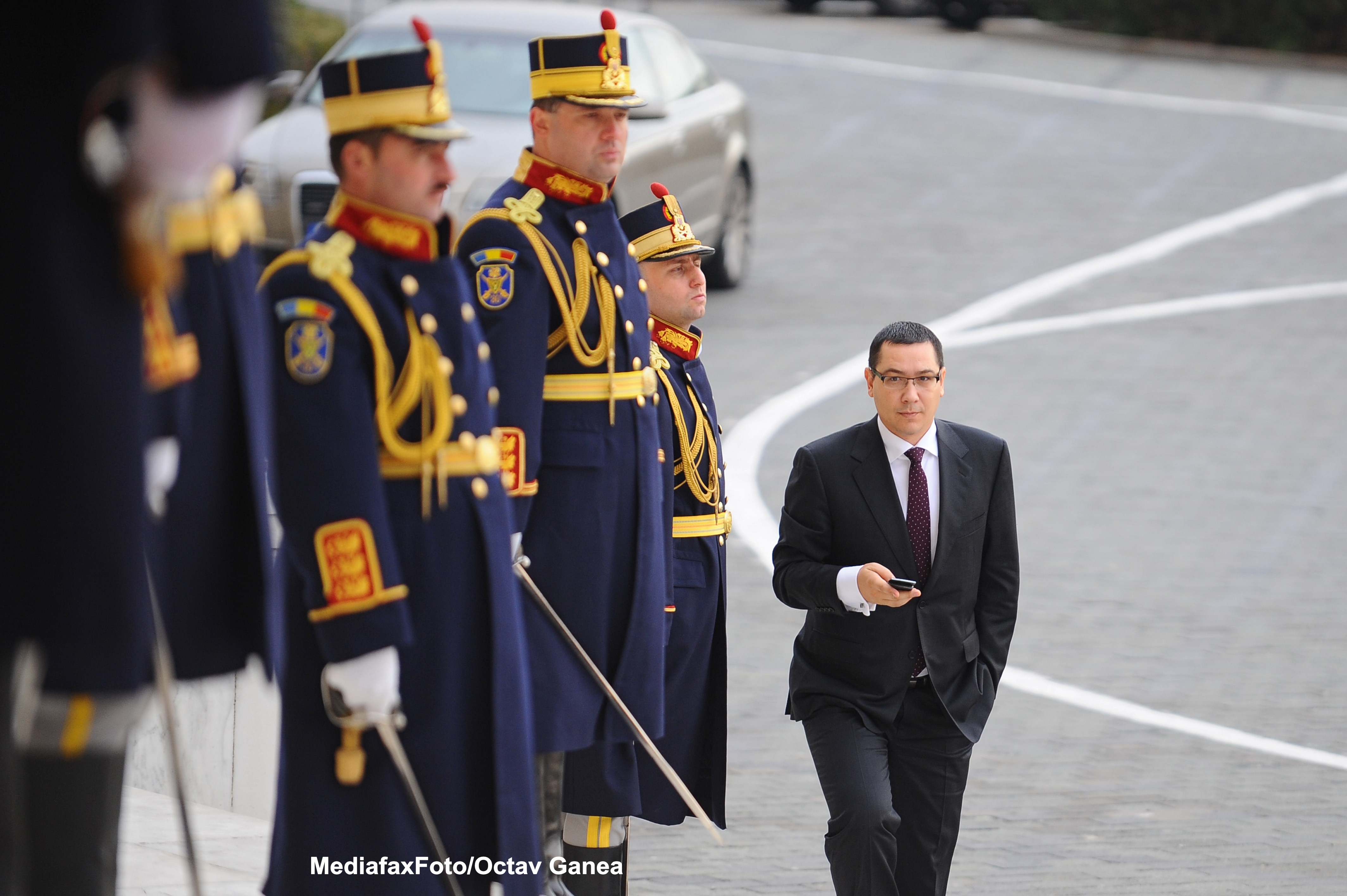 Ponta:Desi sunt republican convins, nu pot sa nu apreciez rolul pe care monarhia l-a avut in Romania